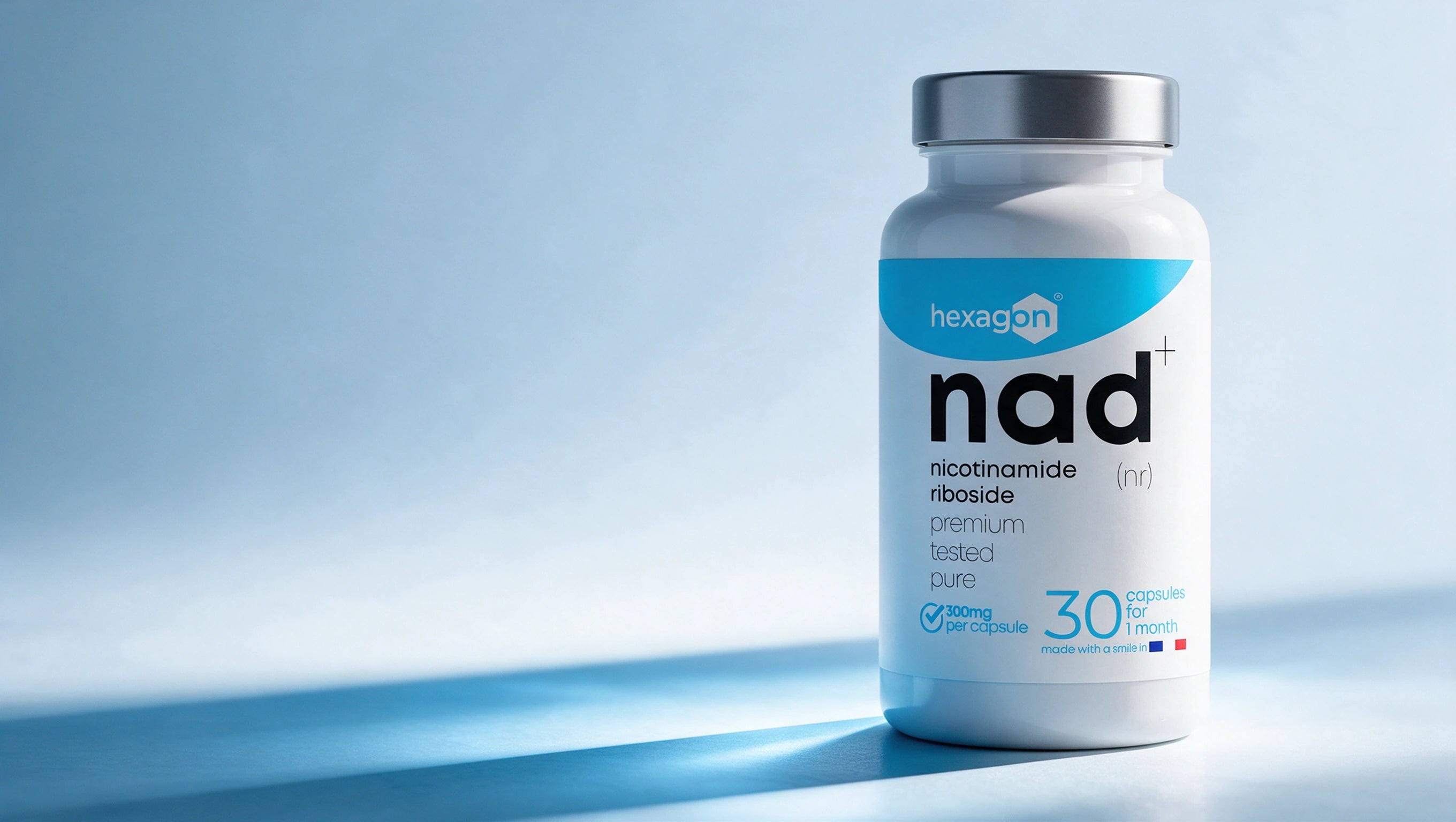 NAD+ Hexagon® dans un décor bleu clair
